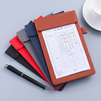 Clip pentru meniu din piele – clemă unică și solidă, suport personalizabil pentru note, prindere 100x40 mm, grosime placă 5 mm, lățime spate 50 mm