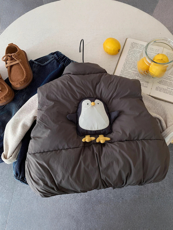 Детска жилетка с корейски стил кардиган, пухов филър 70–80% бял гъши пух, основна тъкан полиестер, подплата полиестер