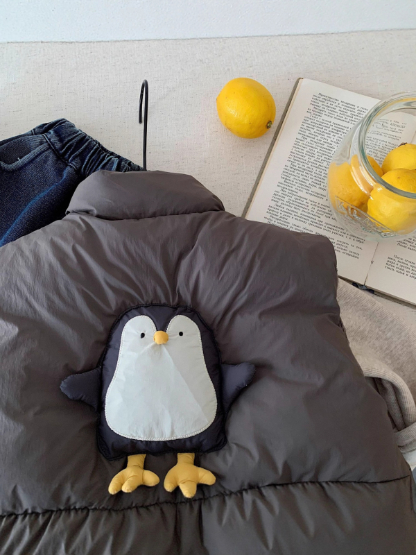 Детска жилетка с корейски стил кардиган, пухов филър 70–80% бял гъши пух, основна тъкан полиестер, подплата полиестер