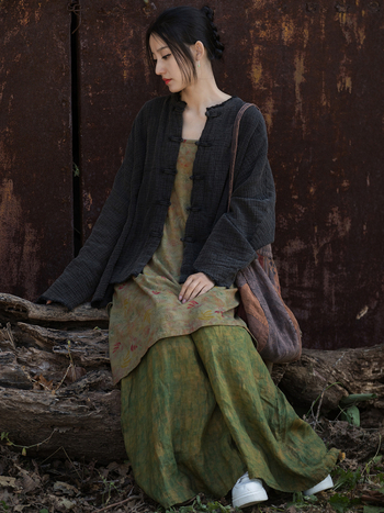 Palton din amestec de cânepă și bumbac (30–50%), guler înălțat, închidere cu nasturi într-un singur rând, Fried Color