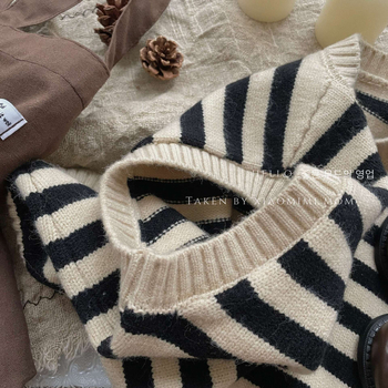 Vaikų dryžuota megzta liemenė be rankovių, apvaliu kaklu, 55% akrilas, 3–8 metų