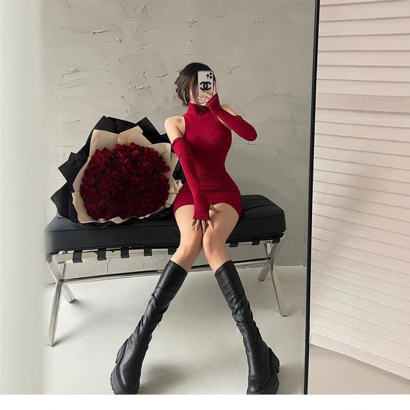 Suknelė su A-linija, aukštas kaklas, ilgos rankovės, poliesterio audinys