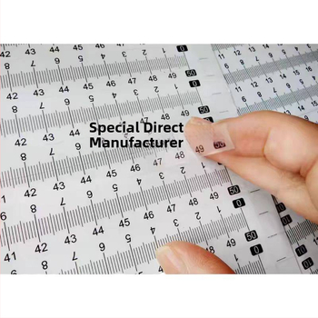 Pašlīmējošs caurspīdīgs lineāls ar centimetru skalu, ūdensizturīga uzlīme