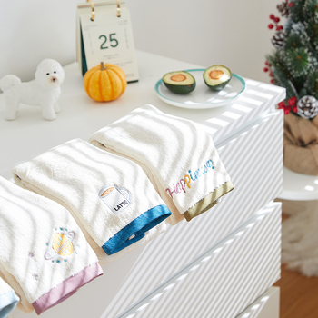 Medvilniniai rankšluosčiai kūnui ir veidui su vaikų animaciniu dizainu, 32s siūlai, plokščias audinys, 100–120 g/m², galimas pritaikytas siuvinėjimas