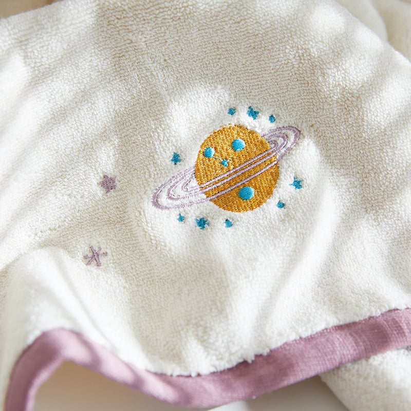 Medvilniniai rankšluosčiai kūnui ir veidui su vaikų animaciniu dizainu, 32s siūlai, plokščias audinys, 100–120 g/m², galimas pritaikytas siuvinėjimas