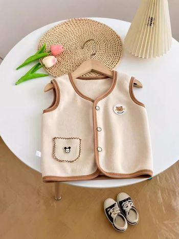 Детски кардиган-жилет от велур с двустранна подплата, полиестер 93,4%, едностранно закопчаване, за новородени