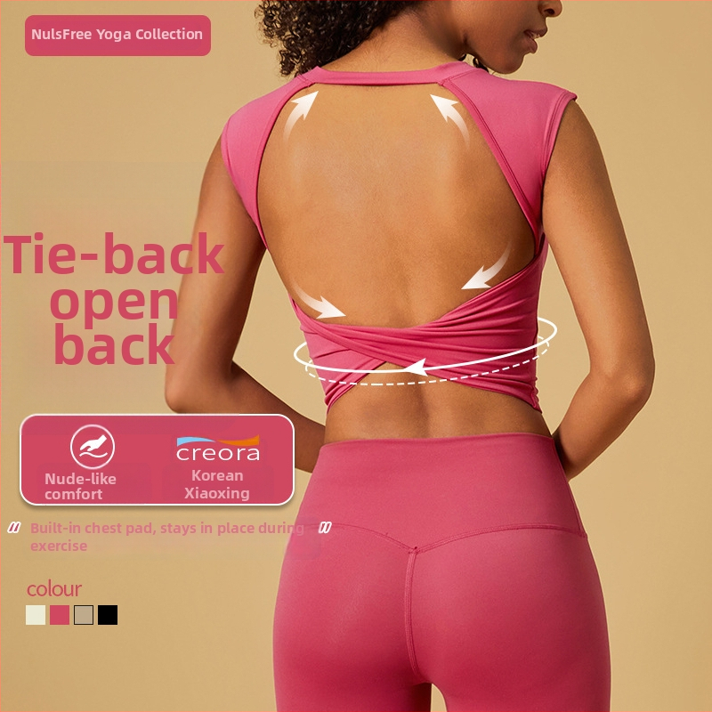 Moterų vieno gabalo sportinis liemenėlis su formuotais 3/4 kaušeliais, nailono mišinio audinys, fiksuoti dvigubi petnešos, tinkamas jogai ir treniruotėms