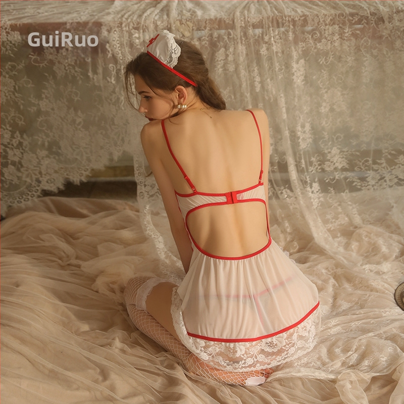 Uniforma pre rolu zdravotnej sestry, tkanina Milk Silk, 90–95% polyester, ženský model.