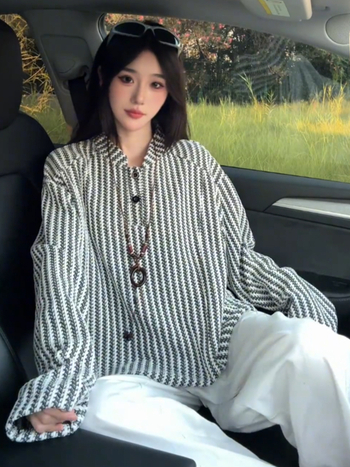 Vyriski sunkūs džakardiniai polo marškiniai su dryžiuotu fishbone raštu, ilgos rankovės, stovimas apykaklė, poliesterio pagrindas