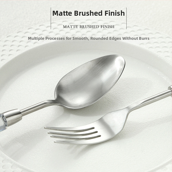 Deimantinės serijos 304 nerūdijančio plieno vakarietiškų stalo įrankių komplektas: peilis, šakutė, šaukštas, kepsninės peilis, desertinis šaukštas