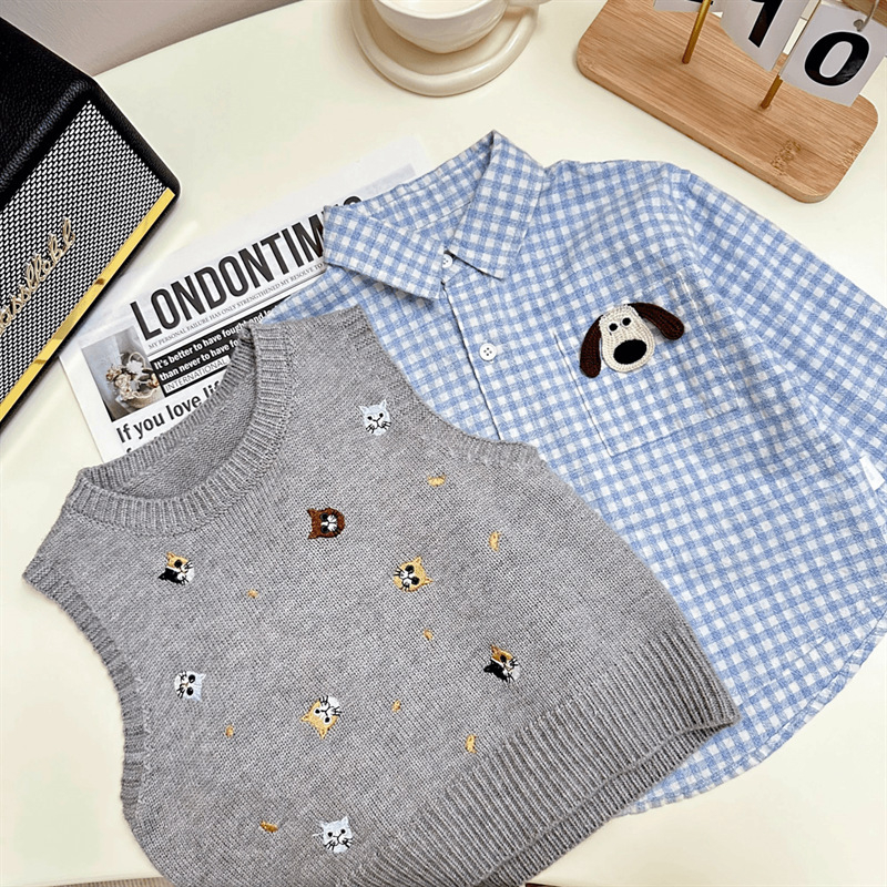 Двусекционен детски комплект: риза и жилетка, корейски стил, 90% памук, каре и карикатурен мотив, пуловер