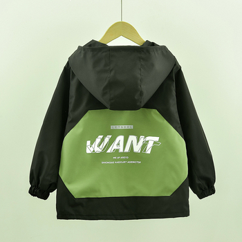 Gyerek tavaszi kabát rögzített kapucnival és cipzárral, kerek nyakú, hosszú ujjú, könnyű anyag, külső és bélés 100% poliészter