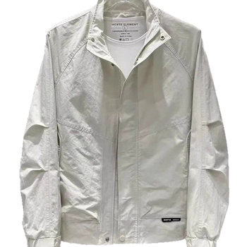 Muško jakne sa stojeći ovratnik, prednji zip, uski kroj, bočni džepovi, vanjska i podstava 100% poliester