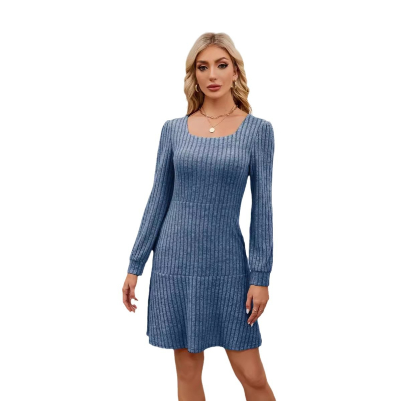 Suknelė su kvadratine apykakle, žibintinių rankovėmis, A-linijos siluetas, midi ilgis, aukšta juosmens