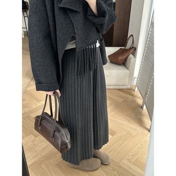 Плисирана дамска пола от дебело плетиво, средна дължина, вискоза 70–80%, микроеластична тъкан