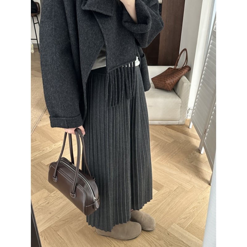 Плисирана дамска пола от дебело плетиво, средна дължина, вискоза 70–80%, микроеластична тъкан