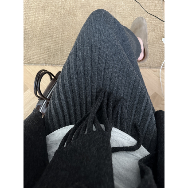 Плисирана дамска пола от дебело плетиво, средна дължина, вискоза 70–80%, микроеластична тъкан