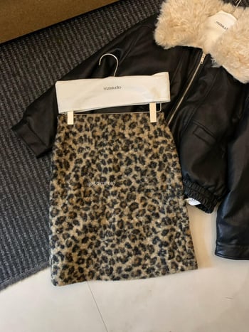 Suknja s leopard uzorkom, usko pristaje uz bokove, srednje duljine, od poliestera, mikroelastična, bez glačanja (Zima 2025)