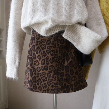 Fustă leopard print din velur A-line, toamna 2025, construcție patchwork