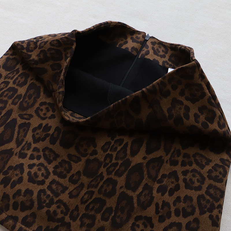 Fustă leopard print din velur A-line, toamna 2025, construcție patchwork