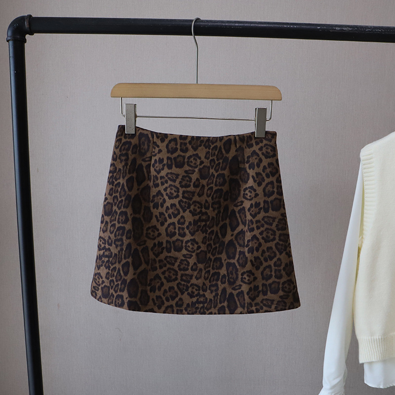 Fustă leopard print din velur A-line, toamna 2025, construcție patchwork