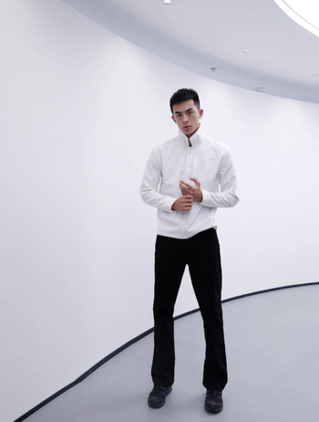 Muška jakna: najlonsko vanjsko tkanina, zip zatvarač, rever ovratnik, izlazi jesen 2025