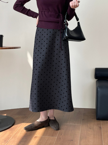 Fustă A-line cu buline, țesătură twill britanic, 70–80% poliester + fibră de celuloză regenerată, lungă, toamnă 2024, stil lejer coreean
