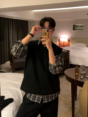 Meeste ruuduline särk, koreal stiilis, vaba lõige, pika varrukaga, ruudukujuline kaelus, 100% puuvill