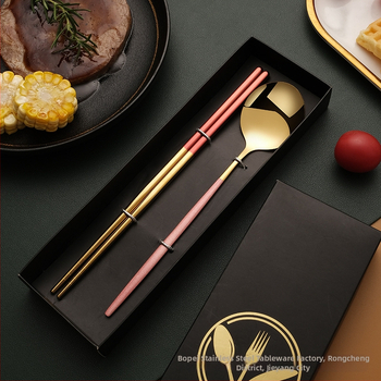 Nerūdijančio plieno stalo įrankių rinkinys – peilis, šakutė, šaukštas ir lazdelės; 410 nerūdijantis plienas, veidrodinis poliravimas, dovanos pakuotė, galimybė pritaikyti