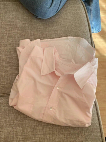 Poliester bluza s dugim rukavima, polo ovratnik, slobodan kroj, srednja duljina, elegantan stil