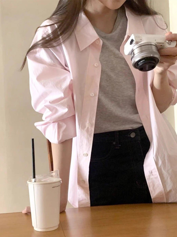 Poliester bluza s dugim rukavima, polo ovratnik, slobodan kroj, srednja duljina, elegantan stil