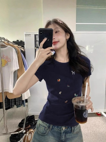 Ženski T-shirt s kratkim rukavima, uski kroj, okrugli izrez, životinjski uzorak, pull-over stil