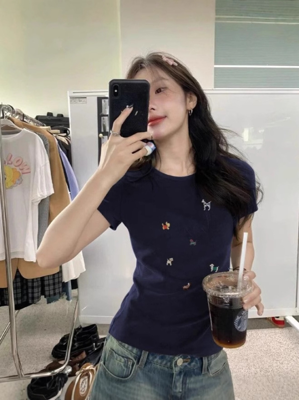 Ženski T-shirt s kratkim rukavima, uski kroj, okrugli izrez, životinjski uzorak, pull-over stil