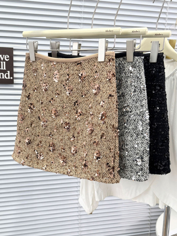 Kratka suknja sa šljokicama, hip-hugging silueta, kolaž šivanje, poliester 30-50%