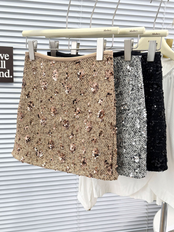 Kratka suknja sa šljokicama, hip-hugging silueta, kolaž šivanje, poliester 30-50%