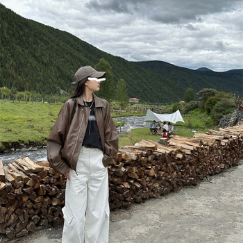 Sieviešu ādas moto jaka, retro stils, pavasaris 2025, polo apkakle, princeses piedurknes, vienas rindas aizdare, īsa garuma (≤40 cm)