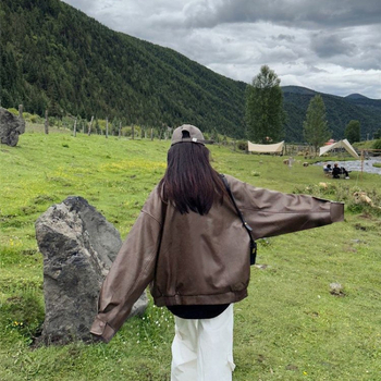 Sieviešu ādas moto jaka, retro stils, pavasaris 2025, polo apkakle, princeses piedurknes, vienas rindas aizdare, īsa garuma (≤40 cm)