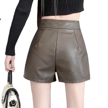 Дамски къси панталони от изкуствена кожа – висок талия, дължина hot pants, прав силует, полиестер със 80–90% еластан, без намачкване