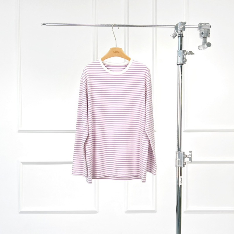 Dryžuota medvilninė T-kreklė su apvaliu kaklu, ilgomis rankovėmis, laisvas kirpimas