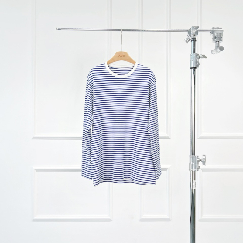 Dryžuota medvilninė T-kreklė su apvaliu kaklu, ilgomis rankovėmis, laisvas kirpimas