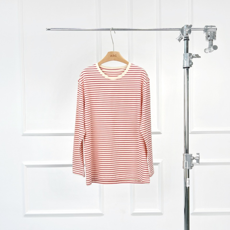 Dryžuota medvilninė T-kreklė su apvaliu kaklu, ilgomis rankovėmis, laisvas kirpimas