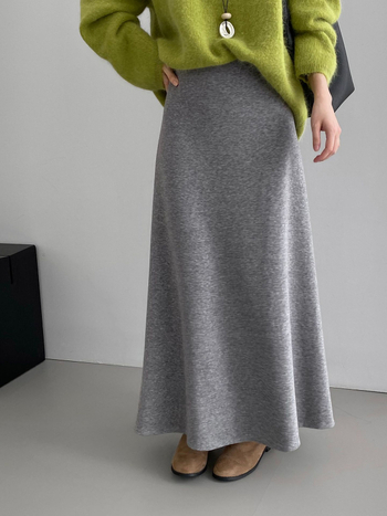 Φούστα Α-γραμμής μεσαίου μήκους, μονόχρωμη, ανάμειξη πολυεστέρα-βισκόζης, φινίρισμα με βρεγμένο εφέ, καθημερινό στυλ Κορέας-Ιαπωνίας