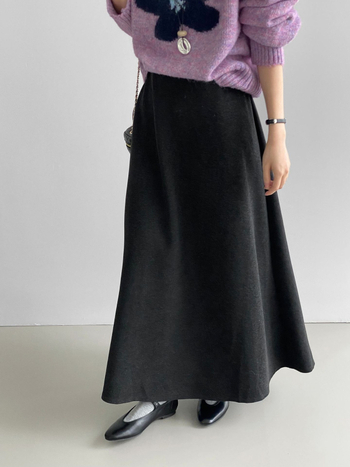 Φούστα Α-γραμμής μεσαίου μήκους, μονόχρωμη, ανάμειξη πολυεστέρα-βισκόζης, φινίρισμα με βρεγμένο εφέ, καθημερινό στυλ Κορέας-Ιαπωνίας