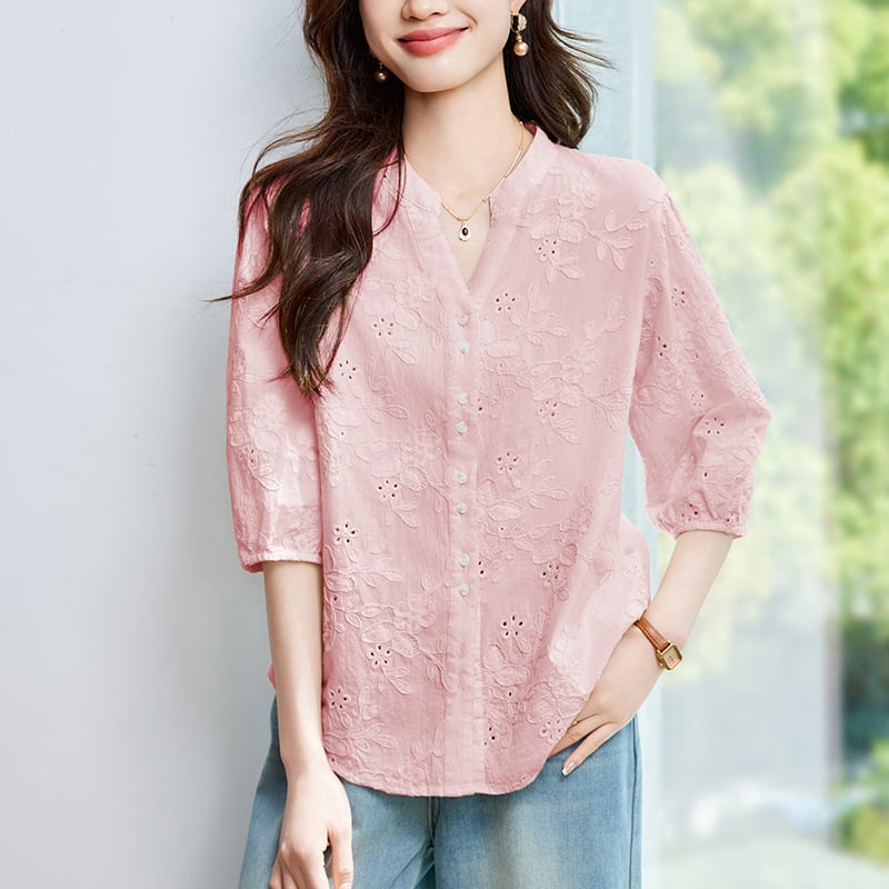 Риза от 100% памук с V-образно деколте, фонарни ръкави и ажурни елементи, свободен силует