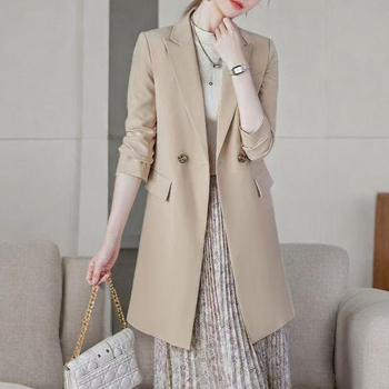 Naistele vabaks lõikega bleiser-kostüüm geomeetrilise mustriga, V-kaelus, topeltkinnitus, keskmine pikkus, polüester