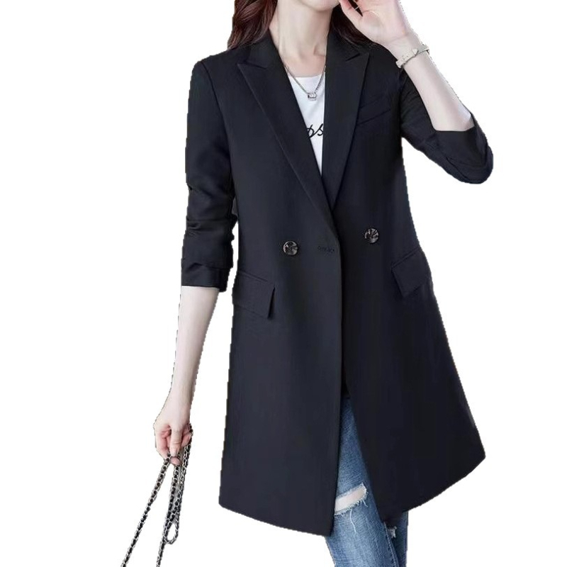 Naistele vabaks lõikega bleiser-kostüüm geomeetrilise mustriga, V-kaelus, topeltkinnitus, keskmine pikkus, polüester