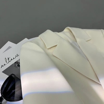 Naiste lühike ülikonnajakk – ühe nupuga lukustus, ülikonna krae, pikkade varrukatega, polüester, suvi 2025