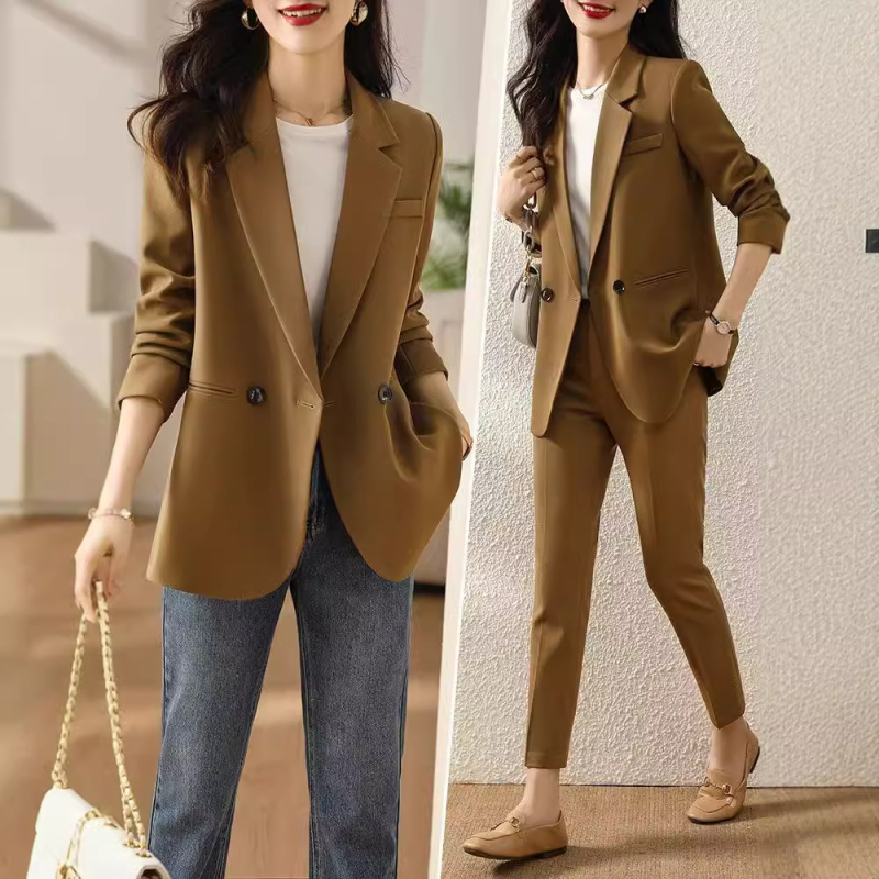 Naiste slim-fit bleiser, keskmise pikkusega, ülikonna krae, polüester 80–90%, Sügis 2024