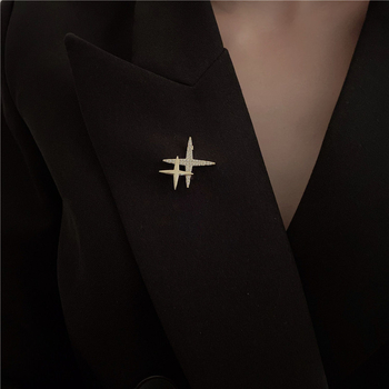 Sagė su geometriniu žvaigždės dizainu, moteriško stiliaus Korėjos stilius, metalas su 14K elektroplakavimu