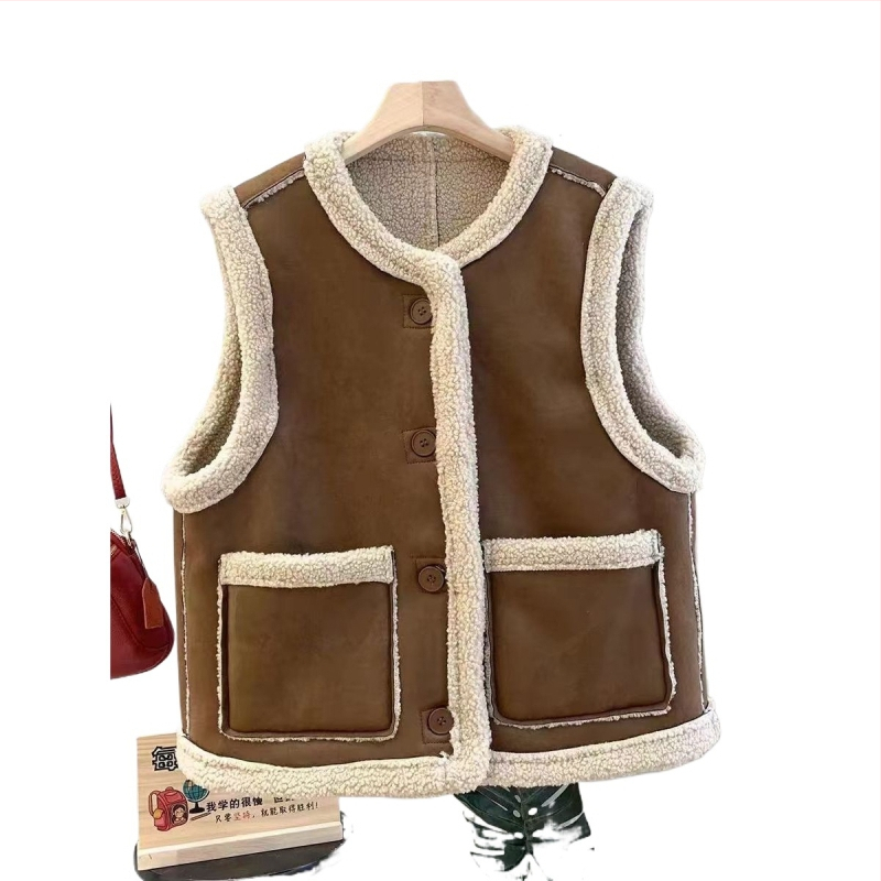 Veste no jēru vilnas un kažokādas, divpusēja, silta, V kakls, parasts griezums